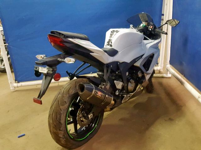 JKBZXJE17HA025158 - 2017 KAWASAKI ZX636 E WHITE photo 4