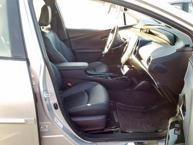 JTDKARFP9H3012642 - 2017 TOYOTA PRIUS PRIM 银色 照片 5