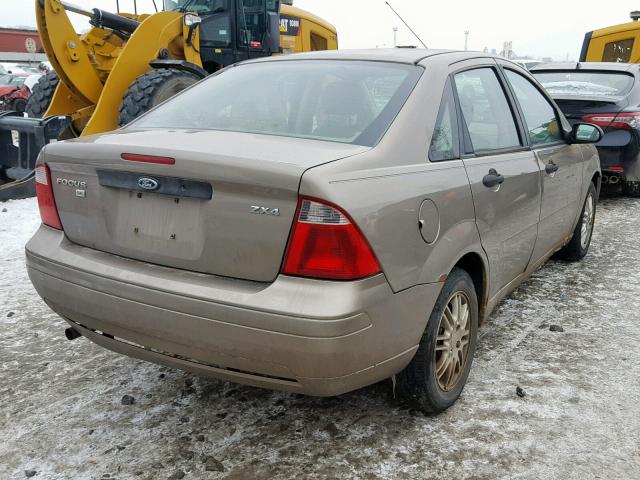 1FAFP34NX5W156389 - 2005 FORD FOCUS ZX4 TAN photo 4