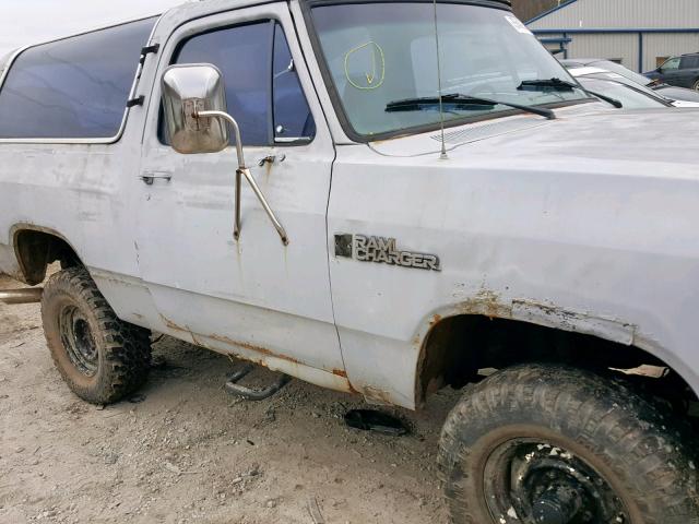 1B4GW12T6FS696139 - 1985 DODGE RAMCHARGER GRAY photo 9