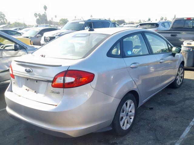 3FADP4BJ8BM196656 - 2011 FORD FIESTA SE SILVER photo 4