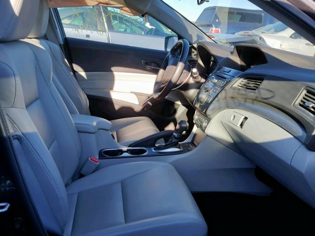 19UDE2F39HA013482 - 2017 ACURA ILX BASE GRAY photo 5