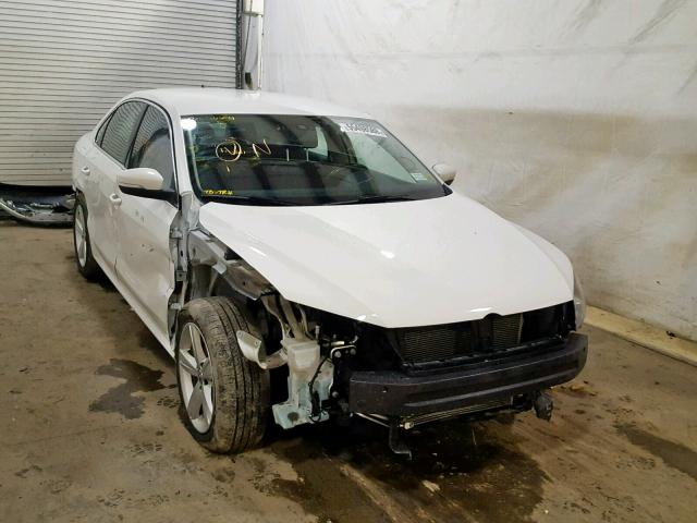 1VWBT7A33FC013086 - 2015 VOLKSWAGEN PASSAT SE WHITE photo 1