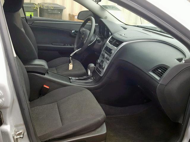 1G1ZC5EU0CF286773 - 2012 CHEVROLET MALIBU 1LT SILVER photo 5