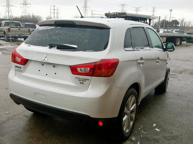 4A4AR3AW5FE028427 - 2015 MITSUBISHI OUTLANDER WHITE photo 4