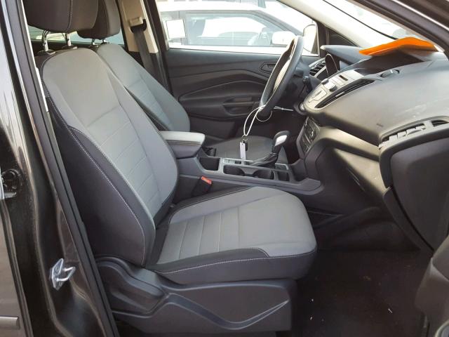 1FMCU0F78HUC35056 - 2017 FORD ESCAPE S GRAY photo 5