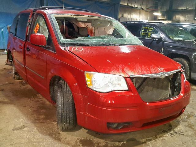 2A8HR54179R627329 - 2009 CHRYSLER TOWN & COU RED photo 1