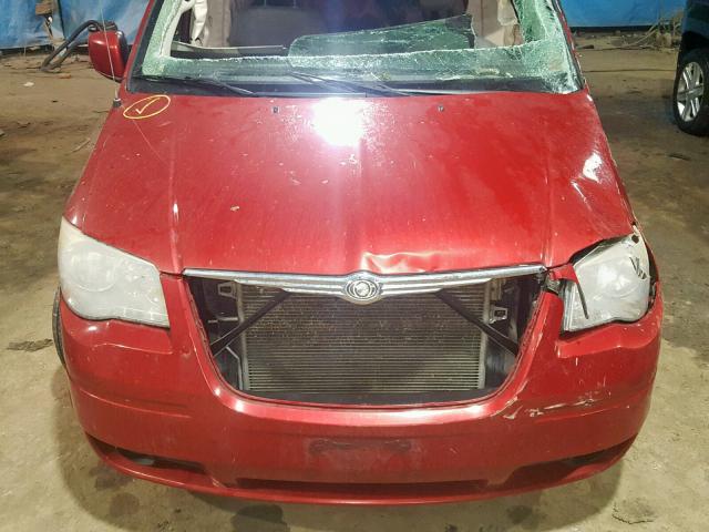 2A8HR54179R627329 - 2009 CHRYSLER TOWN & COU RED photo 7