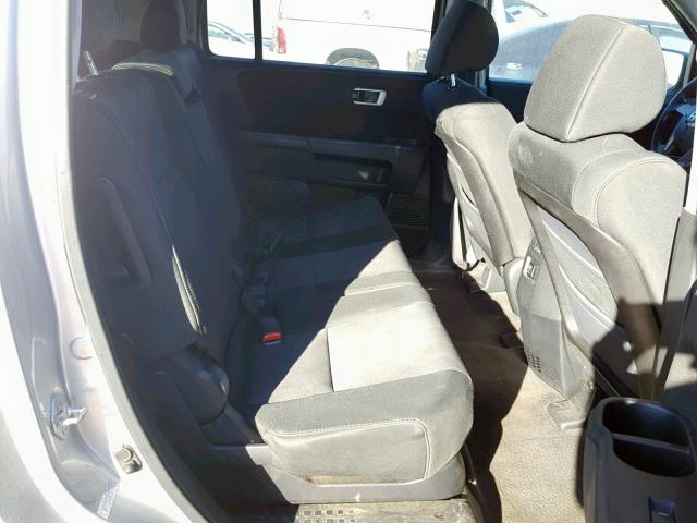 5FNYF3H21BB043615 - 2011 HONDA PILOT LX SILVER photo 6