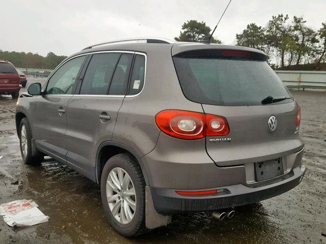 WVGBV75N99W526642 - 2009 VOLKSWAGEN TIGUAN SE GRAY photo 3