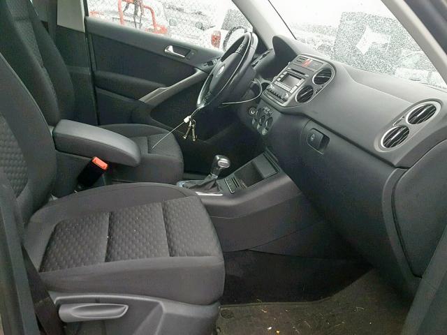 WVGBV75N99W526642 - 2009 VOLKSWAGEN TIGUAN SE GRAY photo 5