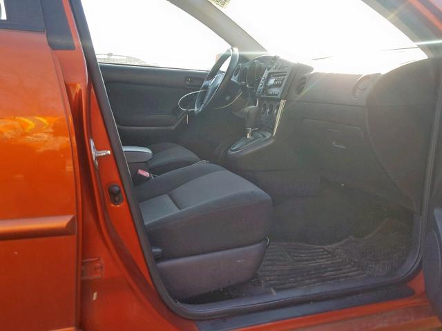 5Y2SL63855Z408971 - 2005 PONTIAC VIBE ORANGE photo 5