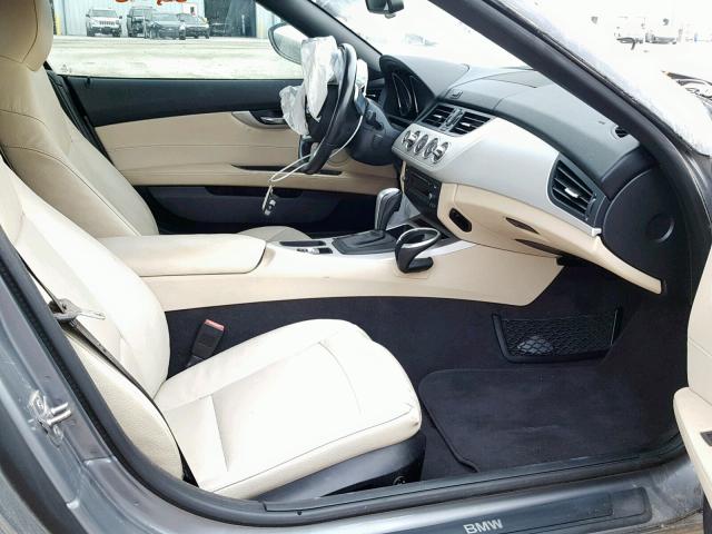 WBALM5C53BE380430 - 2011 BMW Z4 SDRIVE3 GRAY photo 5