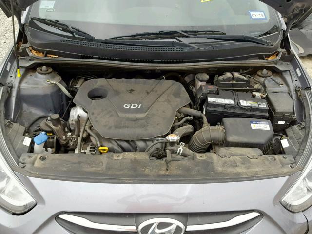 KMHCT5AE4GU265756 - 2016 HYUNDAI ACCENT SE GRAY photo 7