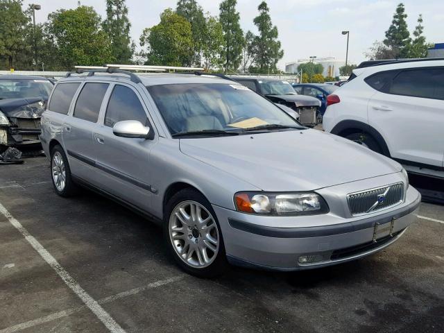 YV1SW53D921191945 - 2002 VOLVO V70 T5 TUR SILVER photo 1