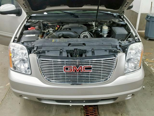 1GKFK13047J329265 - 2007 GMC YUKON SILVER photo 7