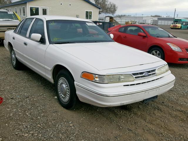 2FALP71W8VX224331 - 1997 FORD CROWN VICT WHITE photo 1