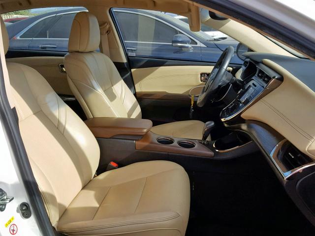 4T1BK1EB7GU203498 - 2016 TOYOTA AVALON XLE WHITE photo 5