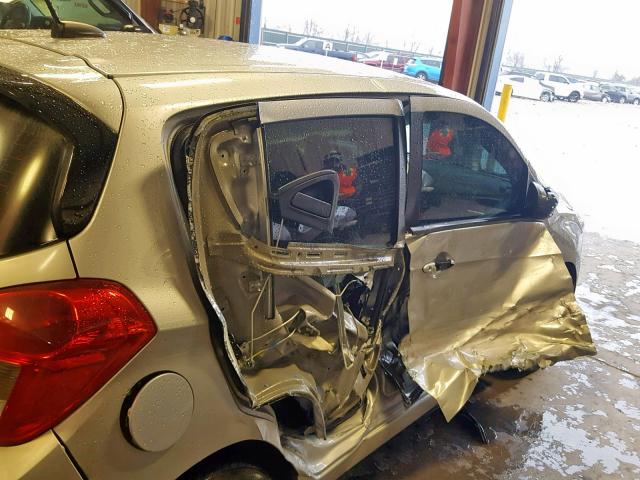 KL8CB6SAXHC729044 - 2017 CHEVROLET SPARK LS SILVER photo 9