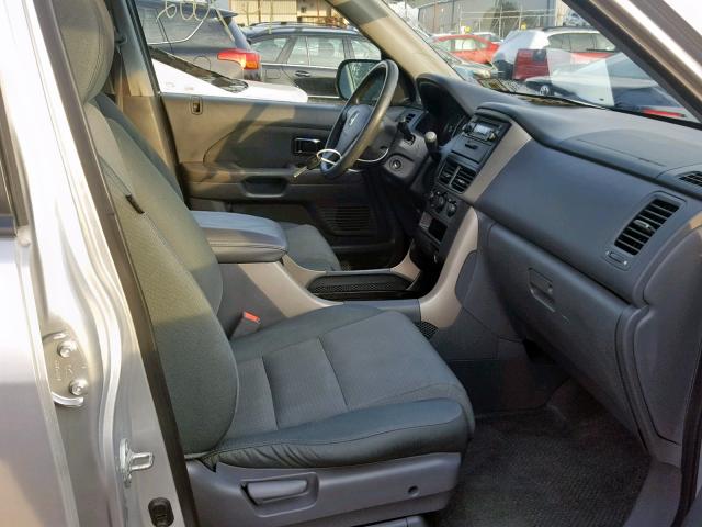 2HKYF18106H510963 - 2006 HONDA PILOT LX GRAY photo 5