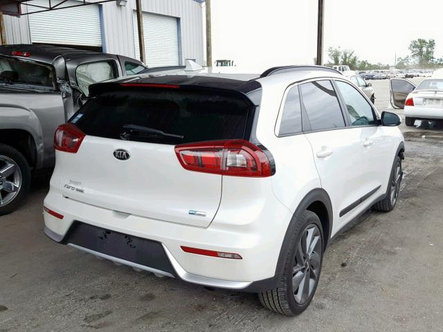 KNDCC3LCXH5061768 - 2017 KIA NIRO EX WHITE photo 4