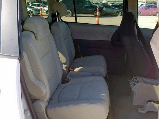 JM1CR293590328443 - 2009 MAZDA 5 WHITE photo 6