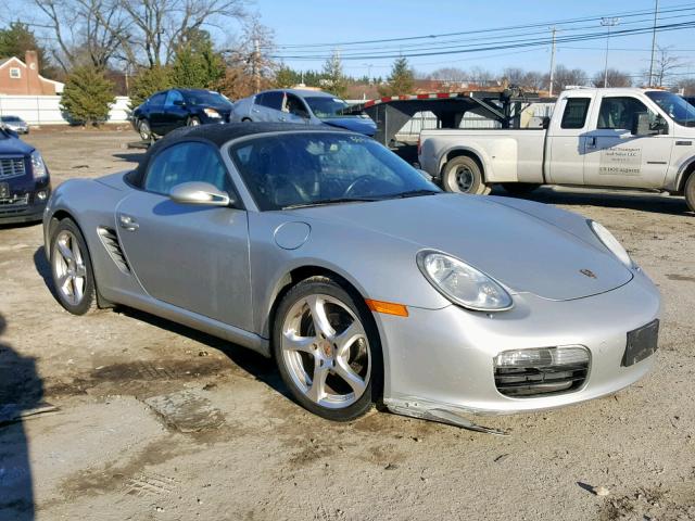 WP0CA29805U710112 - 2005 PORSCHE BOXSTER SILVER photo 1