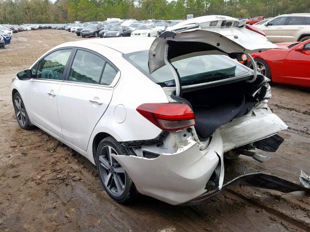 3KPFL4A83HE088543 - 2017 KIA FORTE EX WHITE photo 3