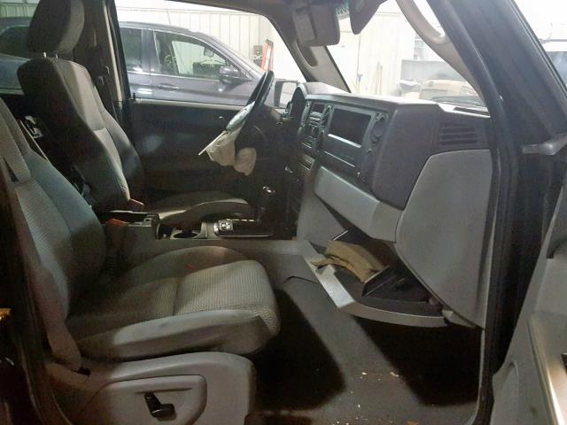 1J8HG48N36C231528 - 2006 JEEP COMMANDER BLACK photo 5