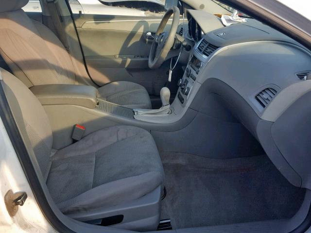 1G1ZC5EB8AF128368 - 2010 CHEVROLET MALIBU 1LT WHITE photo 5