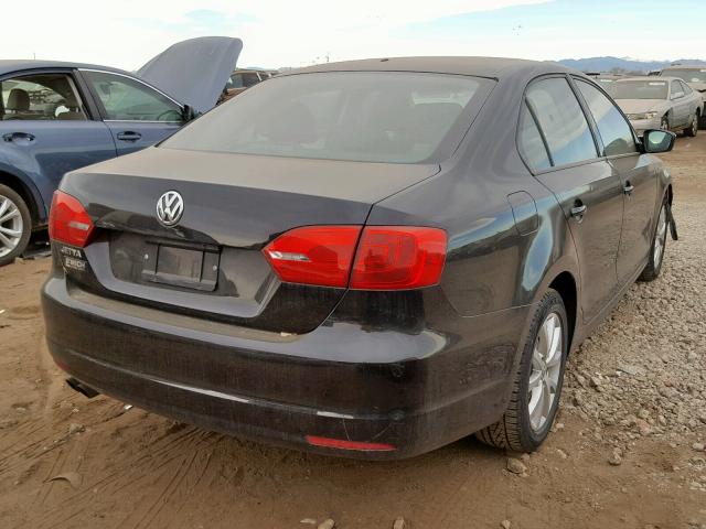 3VW1K7AJ4BM393318 - 2011 VOLKSWAGEN JETTA BASE Սև լուսանկար 4