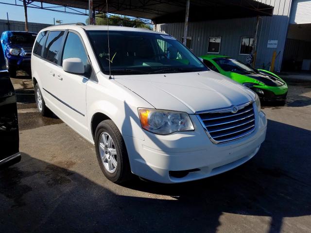 2A4RR5D17AR492265 - 2010 CHRYSLER TOWN & COU WHITE photo 1