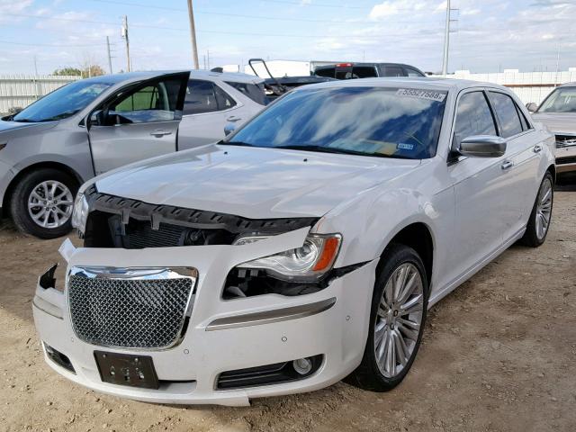 2C3CCAPT1CH312732 - 2012 CHRYSLER 300C LUXUR WHITE photo 2