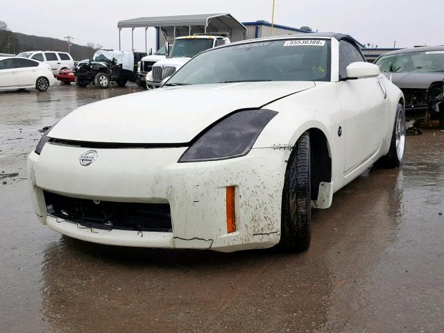 JN1AZ36A66M454057 - 2006 NISSAN 350Z ROADS WHITE photo 2