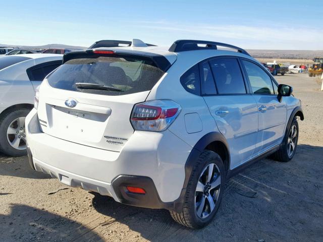 JF2GPBLC7GH250196 - 2016 SUBARU CROSSTREK WHITE photo 4