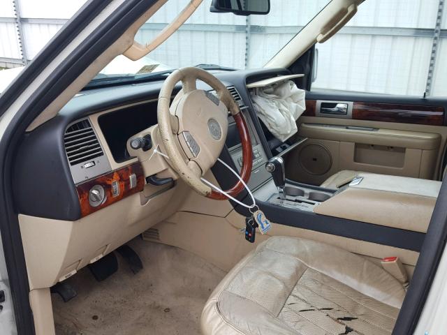 5LMFU28546LJ29854 - 2006 LINCOLN NAVIGATOR 白色 照片 5