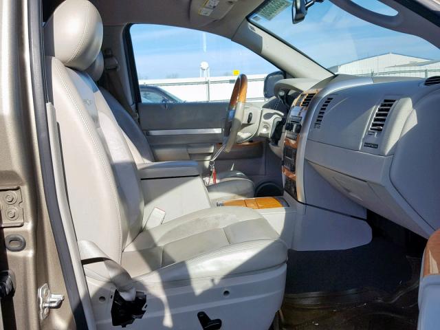 1A8HX58287F540648 - 2007 CHRYSLER ASPEN LIMI BROWN photo 5