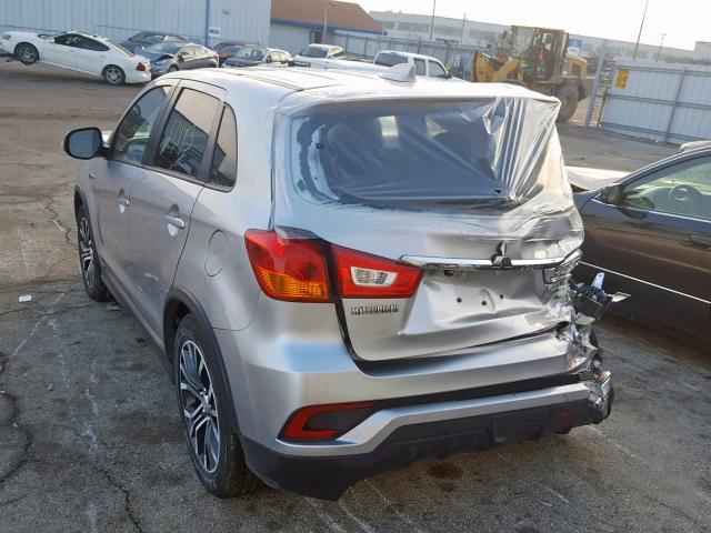 JA4AR3AW3JZ032964 - 2018 MITSUBISHI OUTLANDER SILVER photo 3