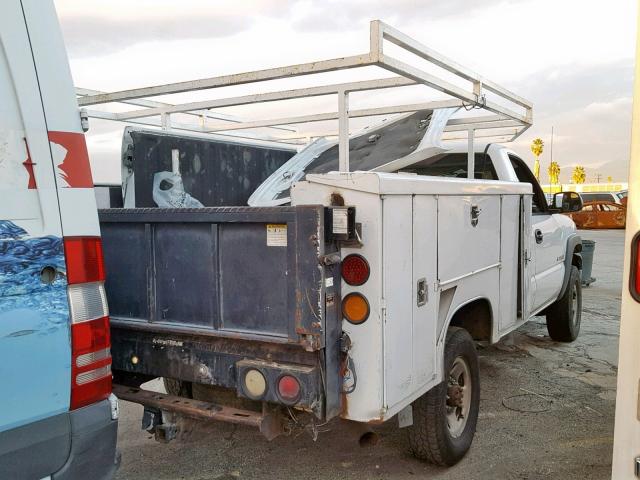 1GBHC24U15E139376 - 2005 CHEVROLET SILVERADO WHITE photo 4