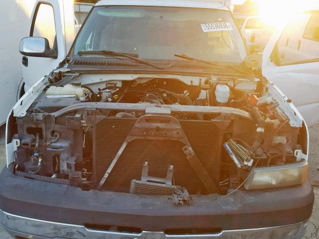 1GBHC24U15E139376 - 2005 CHEVROLET SILVERADO WHITE photo 7