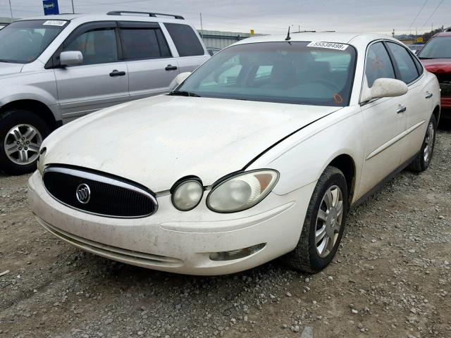 2G4WC532451224889 - 2005 BUICK LACROSSE C WHITE photo 2