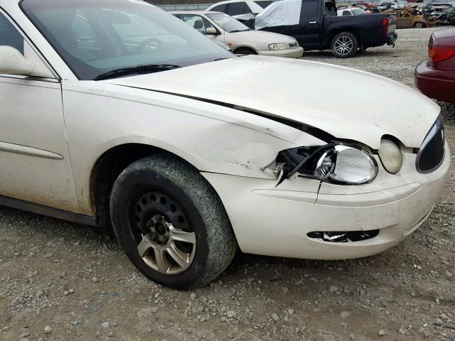 2G4WC532451224889 - 2005 BUICK LACROSSE C WHITE photo 9