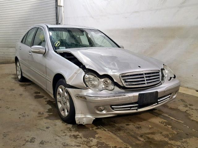 WDBRF84J65F562107 - 2005 MERCEDES-BENZ C 320 4MAT SILVER photo 1