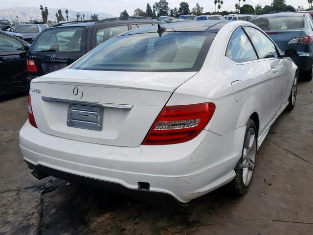 WDDGJ4HB2EG294093 - 2014 MERCEDES-BENZ C 250 WHITE photo 4