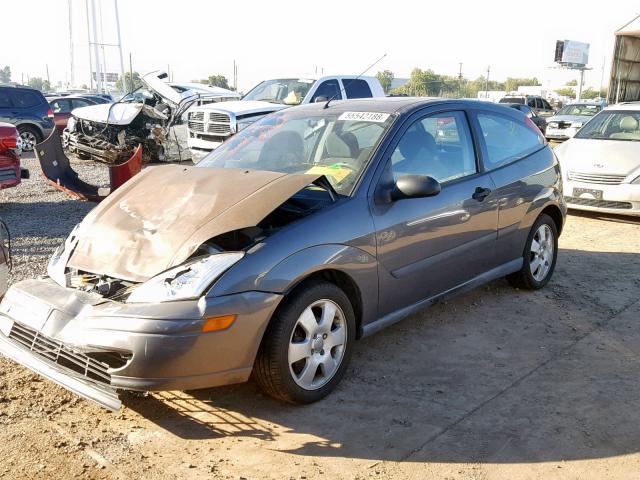 3FAFP31382R219961 - 2002 FORD FOCUS ZX3 GRAY photo 2