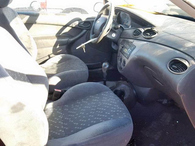 3FAFP31382R219961 - 2002 FORD FOCUS ZX3 GRAY photo 5