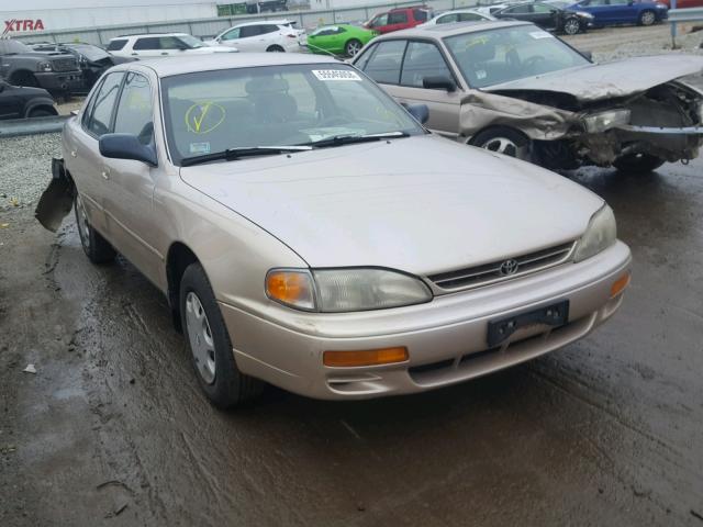 4T1BG12K6TU769894 - 1996 TOYOTA CAMRY DX TAN photo 1