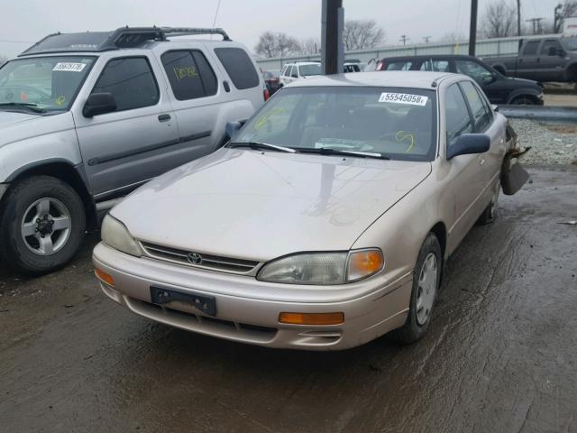 4T1BG12K6TU769894 - 1996 TOYOTA CAMRY DX TAN photo 2