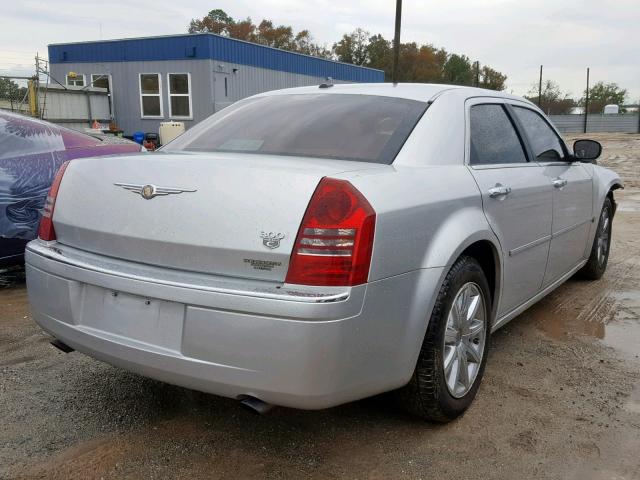 2C3KA63H17H684142 - 2007 CHRYSLER 300C SILVER photo 4