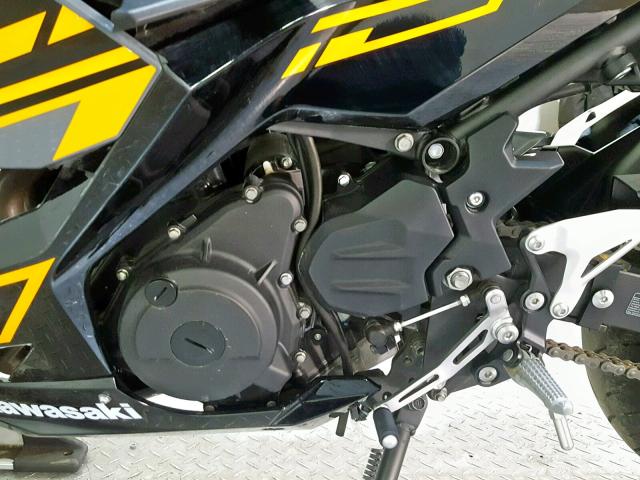 JKAEXKG15JDA05469 - 2018 KAWASAKI EX400 TWO TONE photo 11